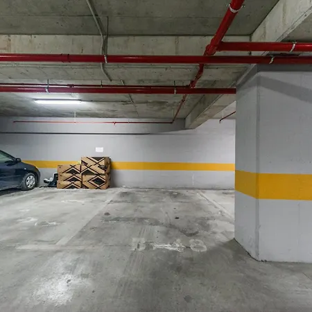 Mint By * ティラナ