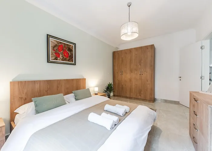 Mint By * ティラナ